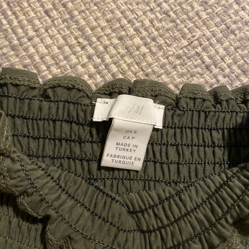 H&M Tank - Picture 4 of 4